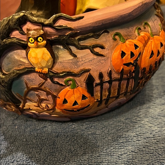 Jim Shore ‘Oh What a Frightful Night’ Halloween Basket - Picture 4 of 13